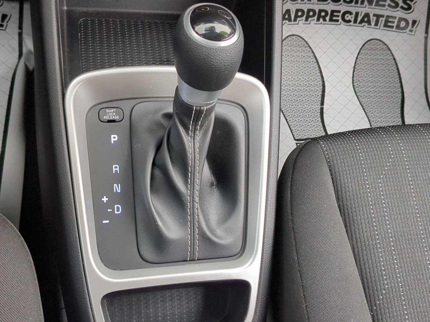 Used 2021 Hyundai Venue SE FWD image 15