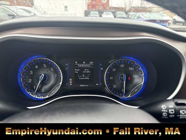 Used 2023 Chrysler Voyager LX image 32