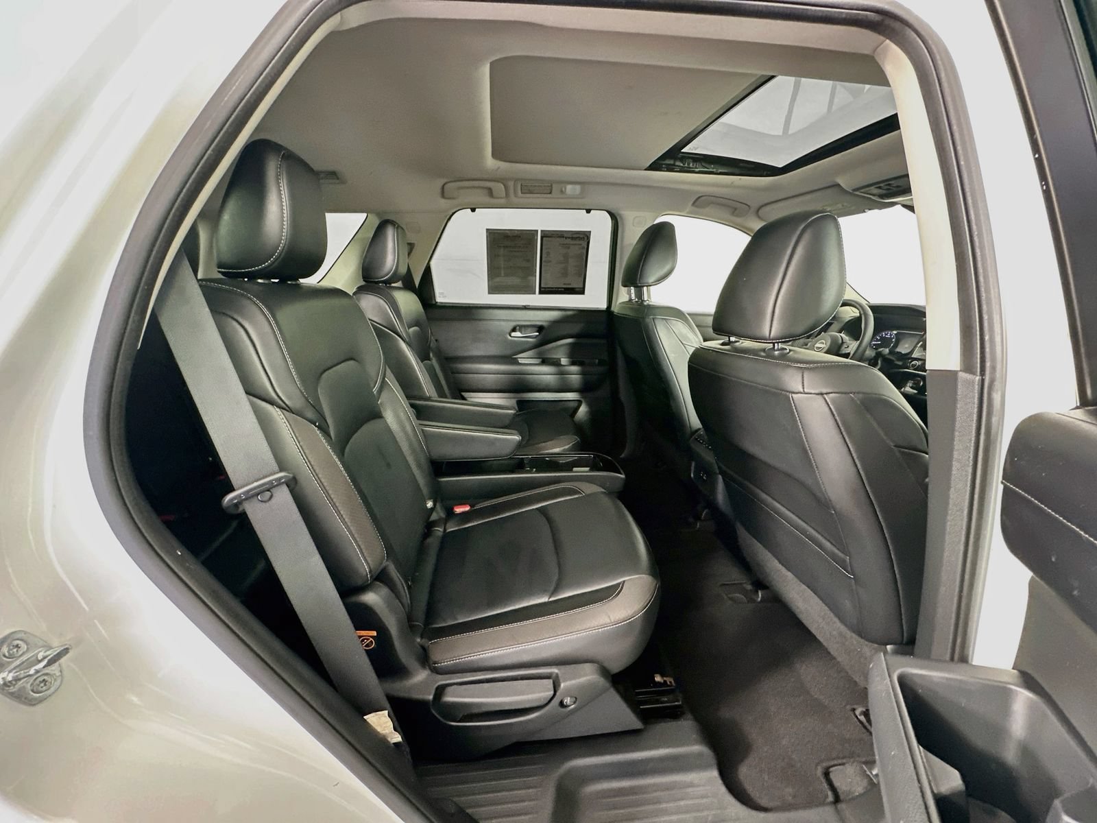 Certified 2022 Nissan Pathfinder SL w/ SL Premium Package FWD image 25