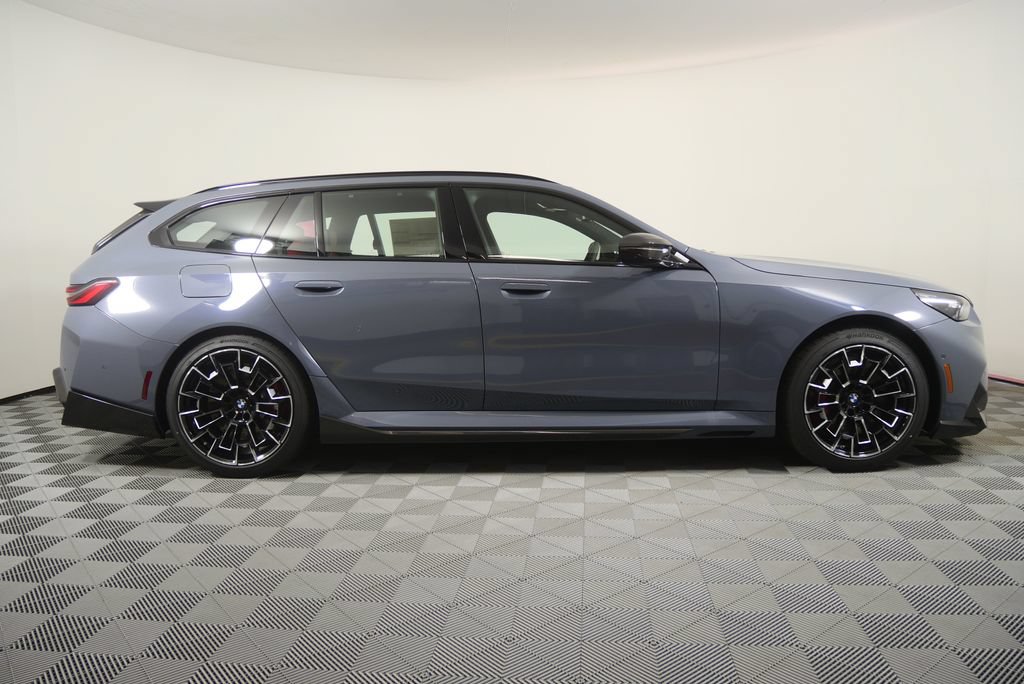 New 2027 BMW M5 Touring AWD/4WD image 3