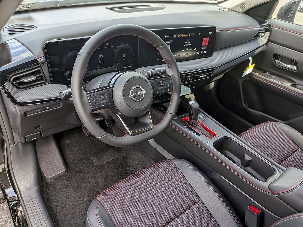 New 2025 Nissan Kicks SR w/ SR Premium Package AWD/4WD image 9