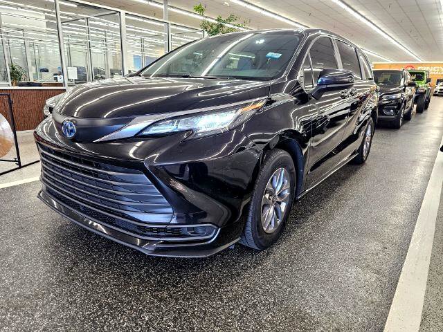 Used 2022 Toyota Sienna LE