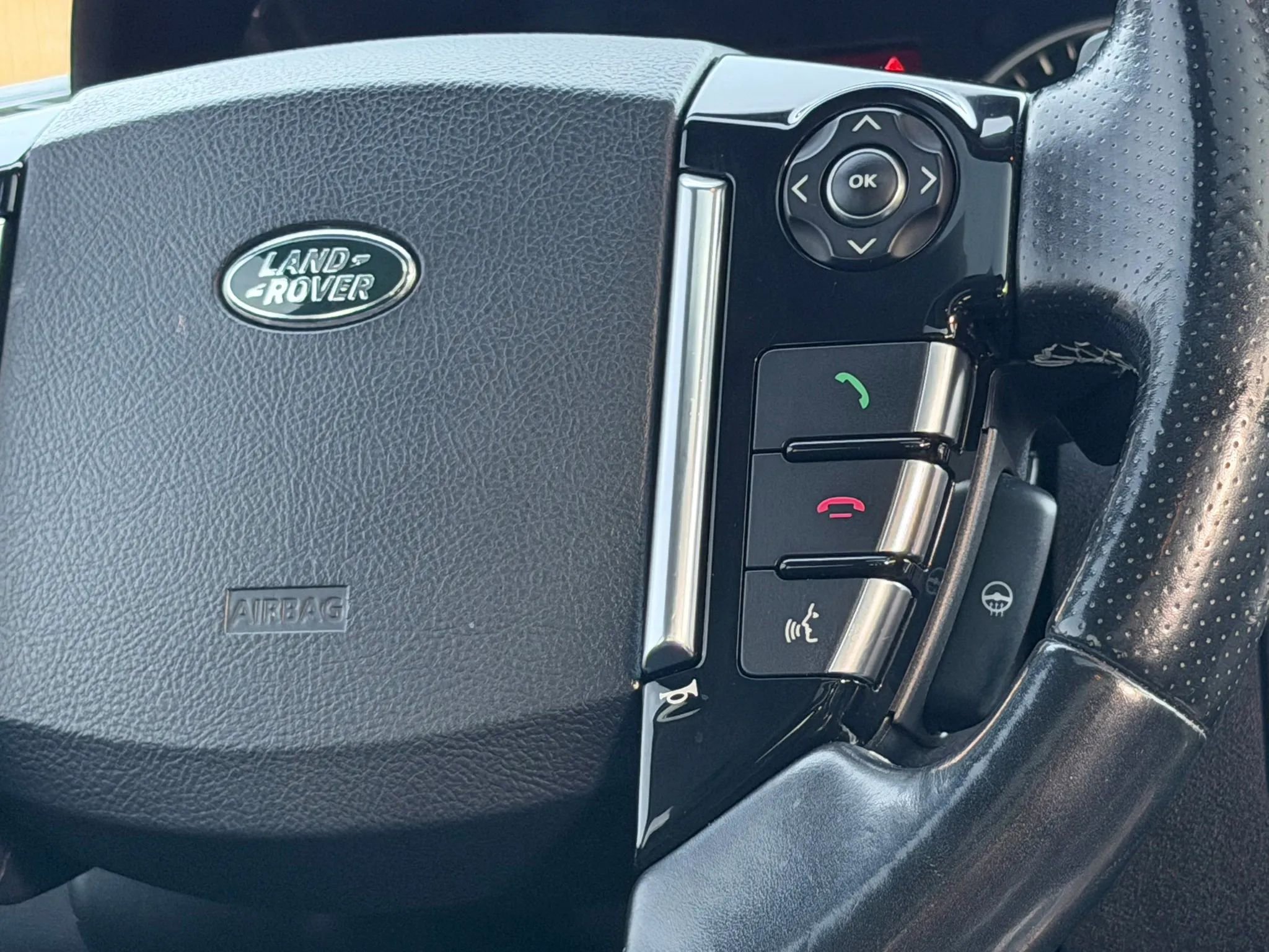 Used 2015 Land Rover LR4 HSE AWD/4WD image 15