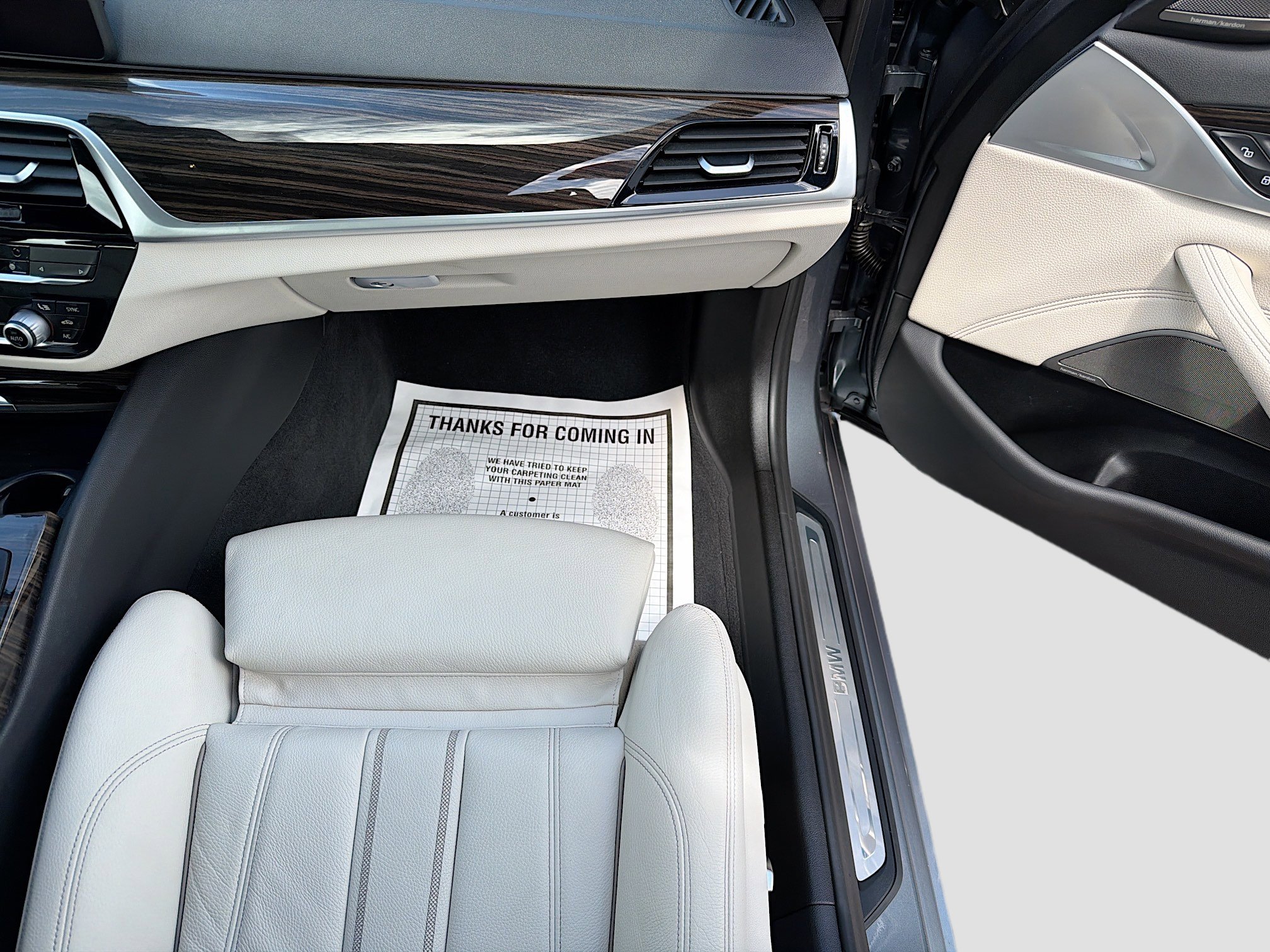 Used 2021 BMW 540i w/ Premium Package image 18