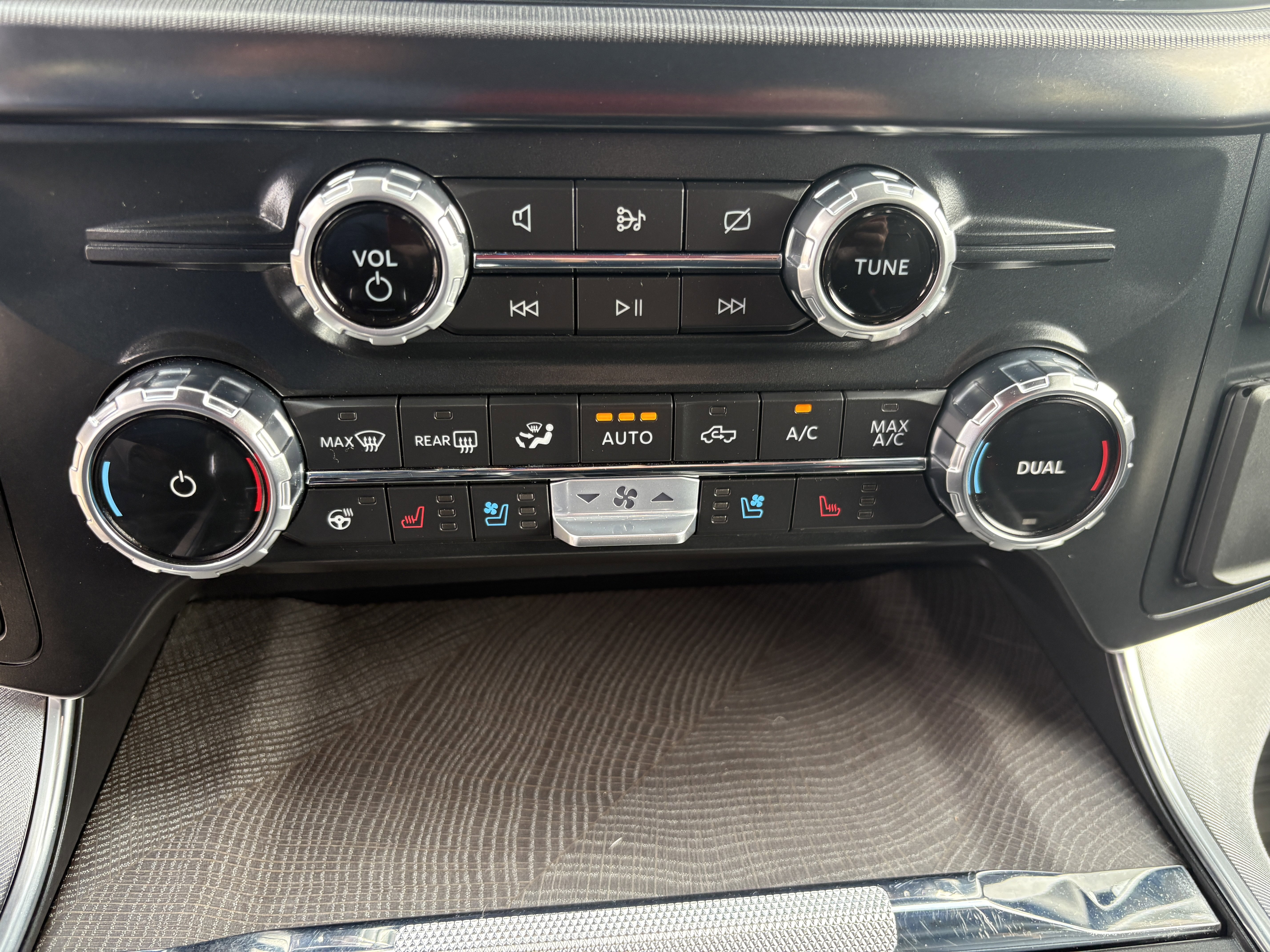 Used 2022 Ford F150 Platinum w/ Equipment Group 701A High image 11