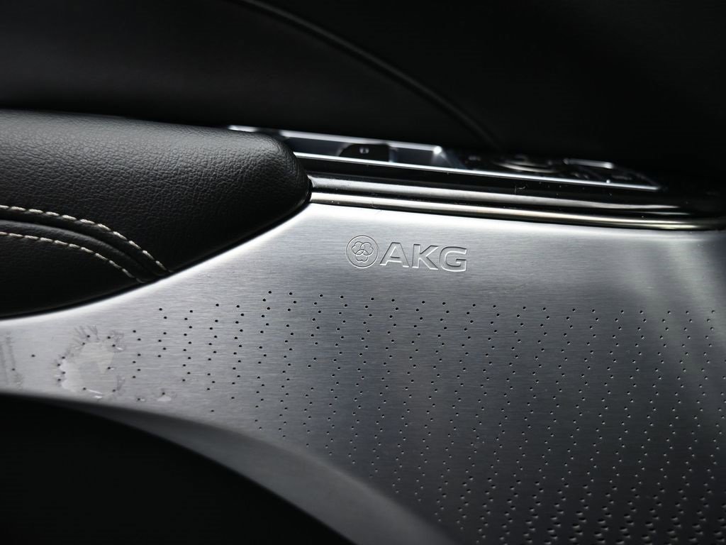 Used 2023 Cadillac Lyriq 2WD image 12