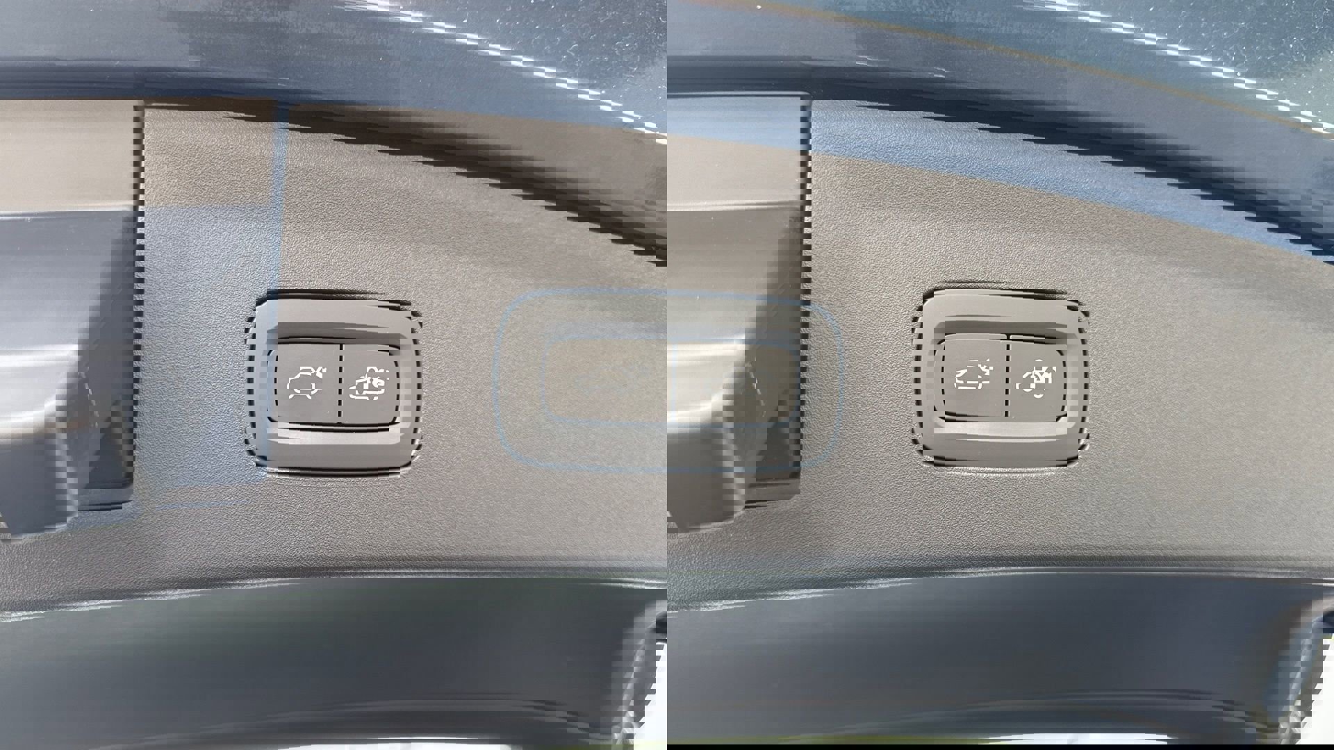 Certified 2022 Polestar Polestar 2 w/ Plus Package image 31