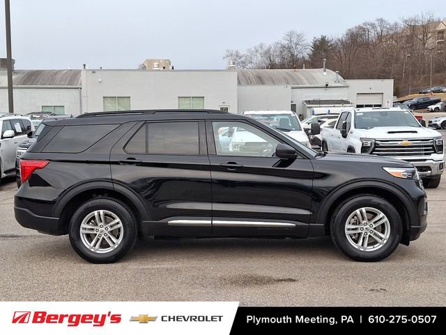 Used 2023 Ford Explorer XLT w/ Equipment Group 202A image 9