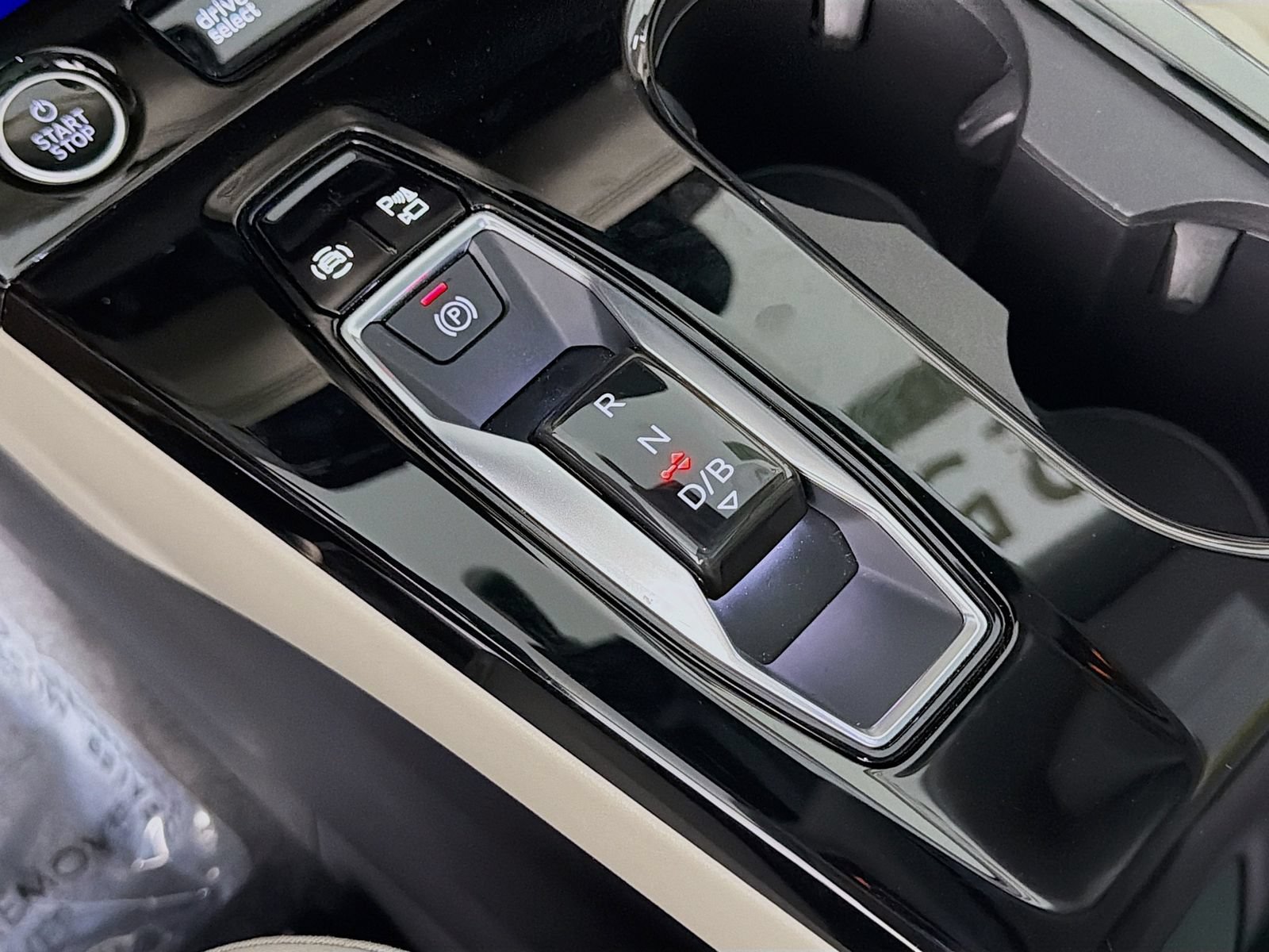 Certified 2025 Audi Q6 e-tron Premium Plus w/ Premium Plus AWD/4WD image 16