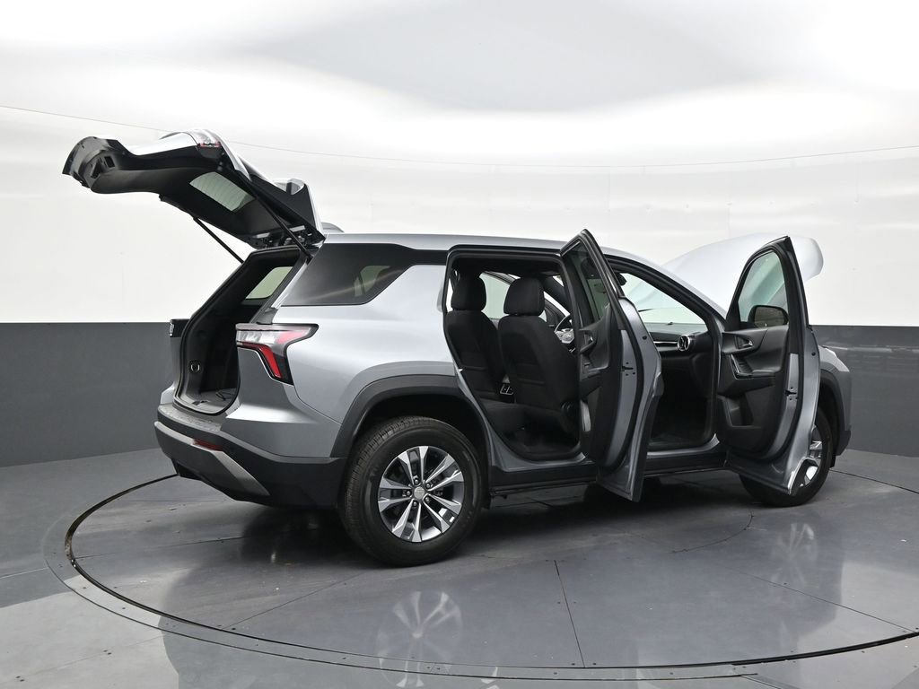 Used 2025 Chevrolet Equinox LT w/ Safety and Technology Package image 29