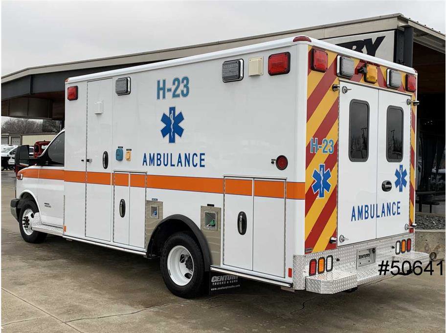 Used 2014 Chevrolet Express 4500 w/ Ambulance Package RWD image 8