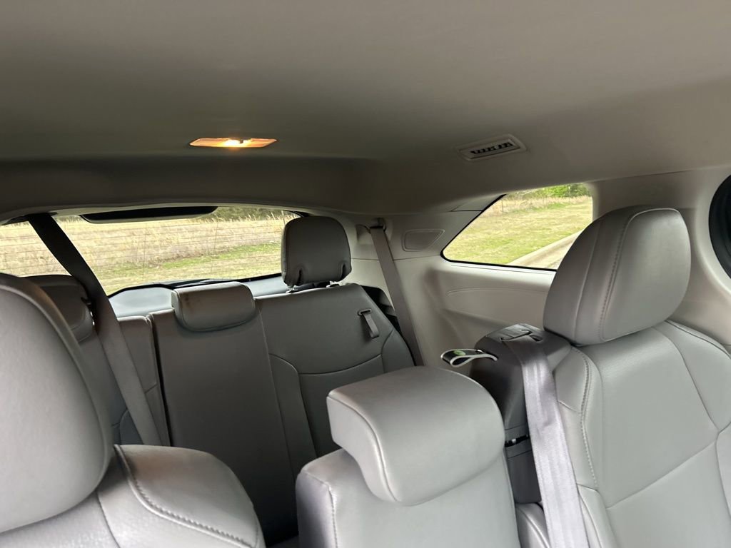 Used 2024 Toyota Sienna XLE w/ XLE Plus Package image 23