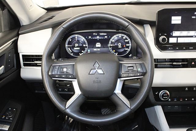 Used 2024 Mitsubishi Outlander SEL image 15