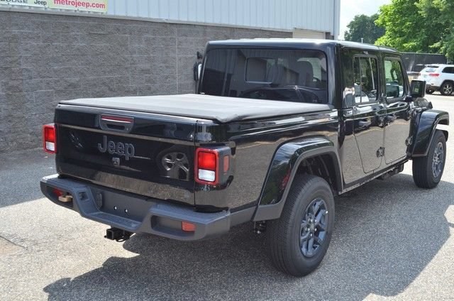 New 2026 Jeep Gladiator Sport AWD/4WD image 8