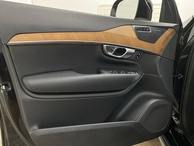 Used 2024 Volvo XC90 T8 Plus w/ Protection Package Premier AWD/4WD image 17