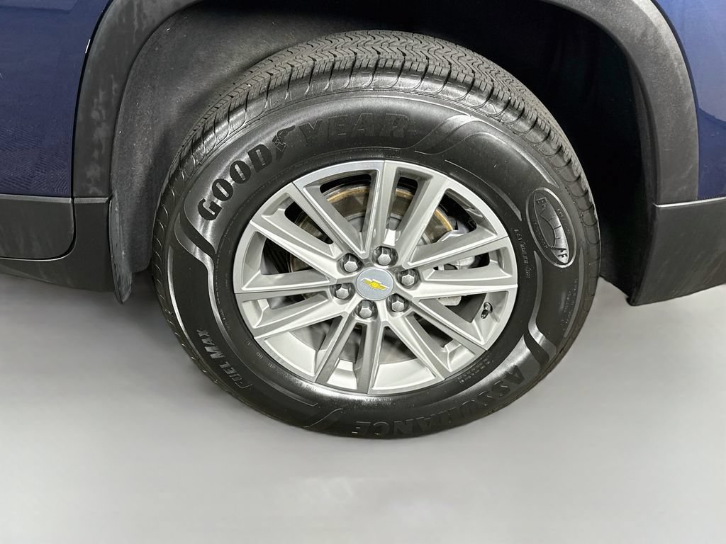 Used 2023 Chevrolet Traverse LT FWD image 36