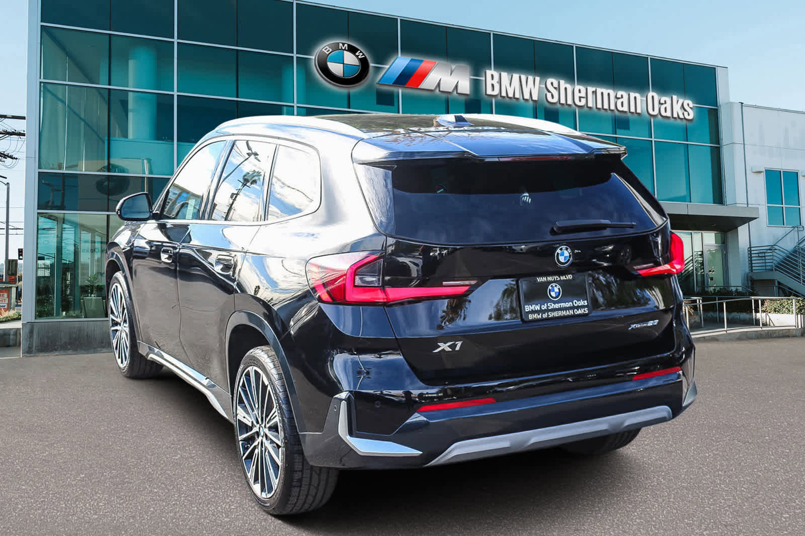 Used 2023 BMW X1 xDrive28i w/ Convenience Package image 6