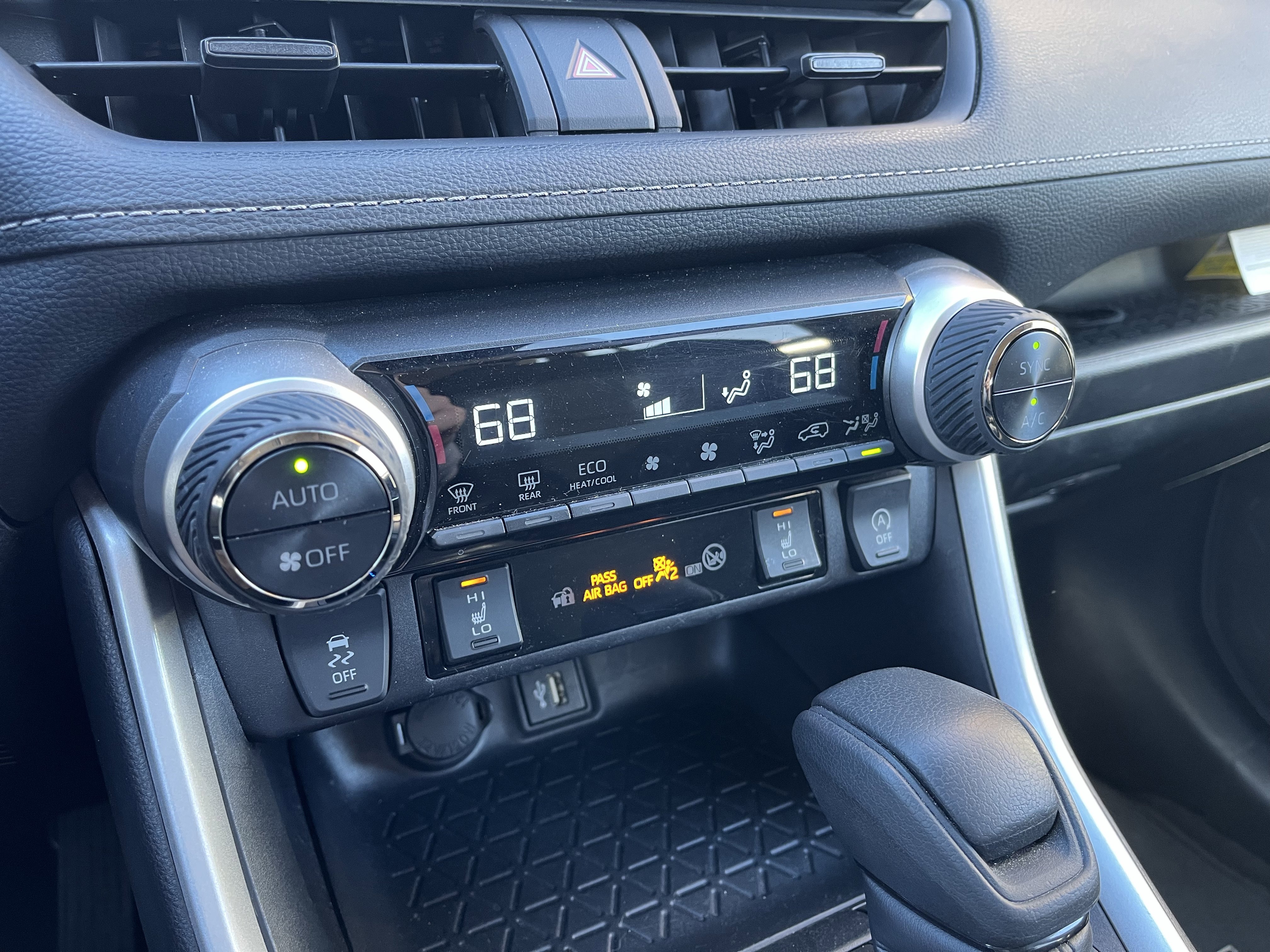 Used 2024 Toyota RAV4 XLE image 20