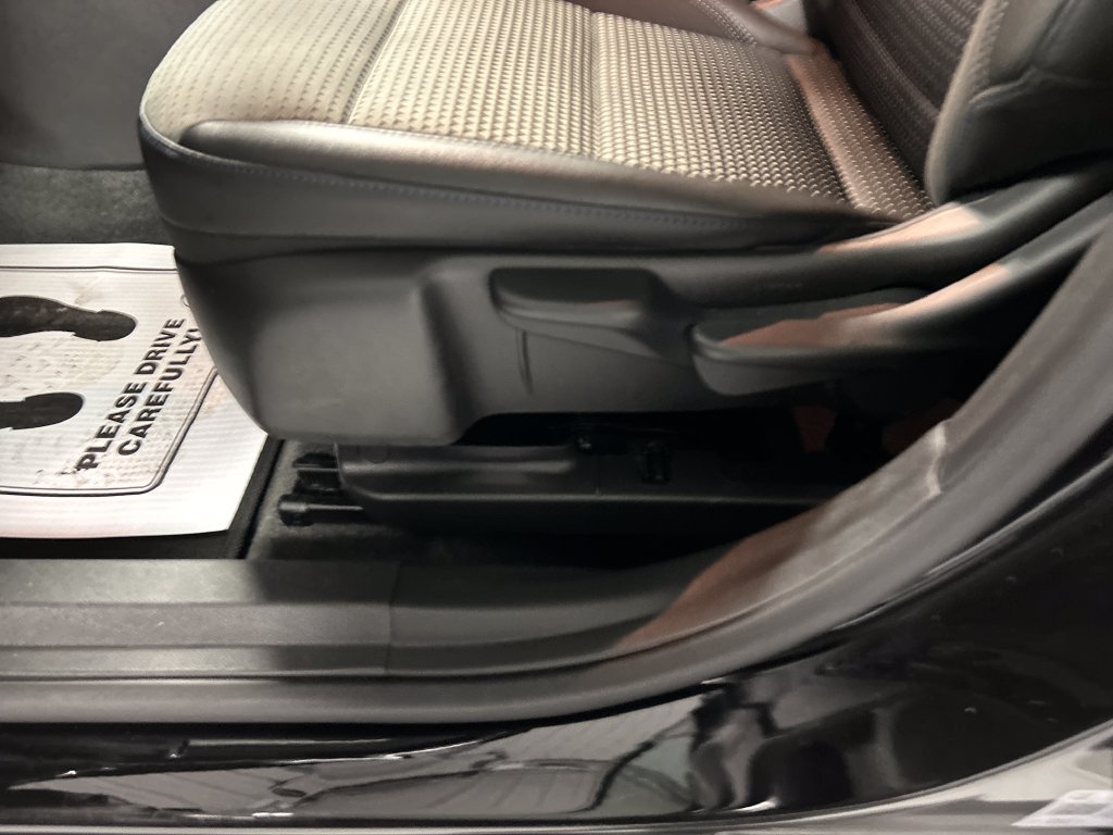 Used 2025 Chevrolet Trax LT FWD image 12