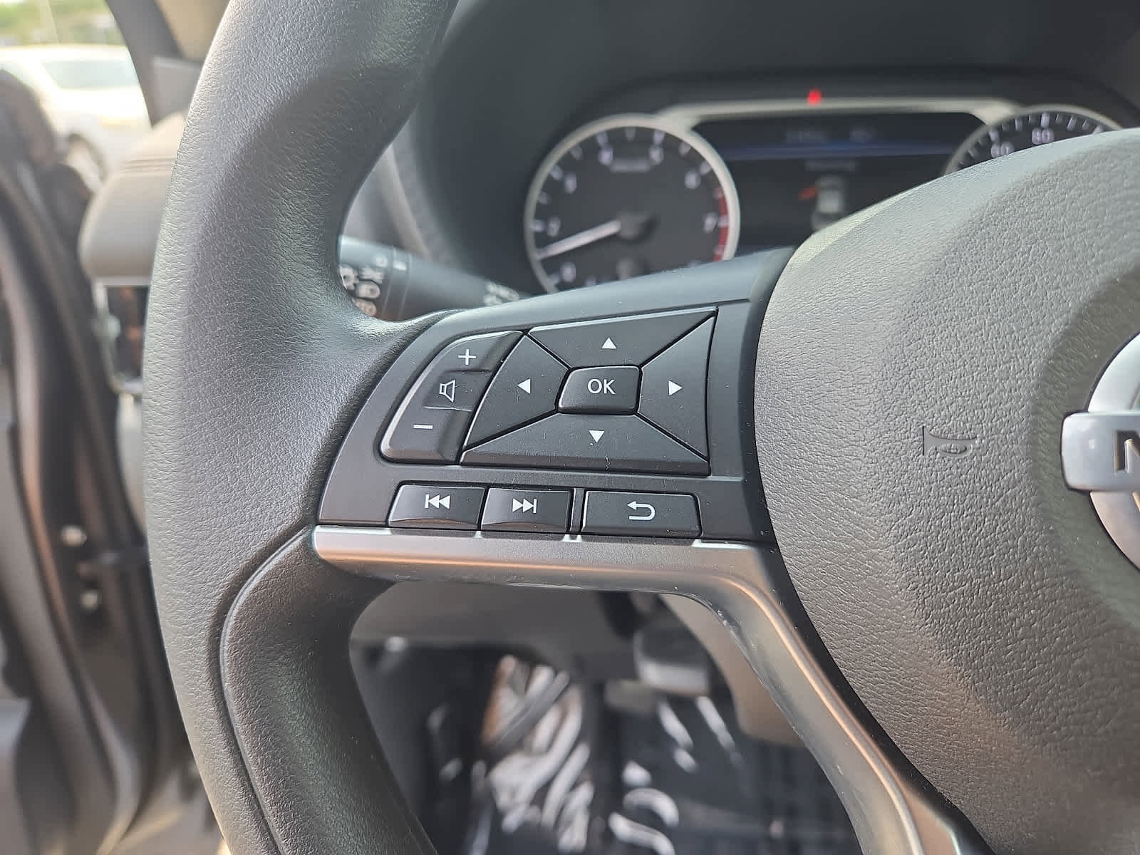 Used 2023 Nissan Sentra SV FWD image 21
