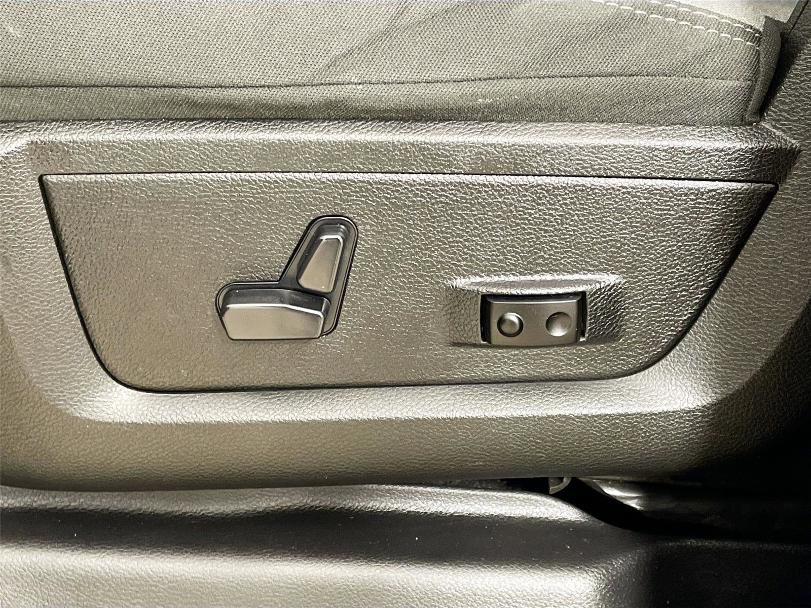 Used 2024 RAM 2500 Big Horn AWD/4WD image 20