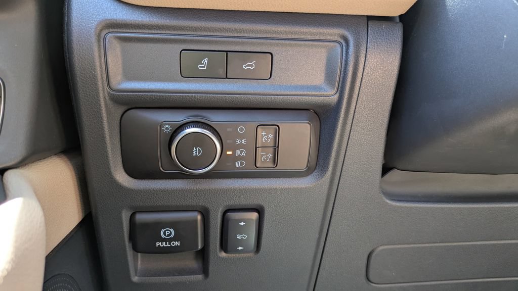 Used 2024 Ford Expedition Limited RWD image 23
