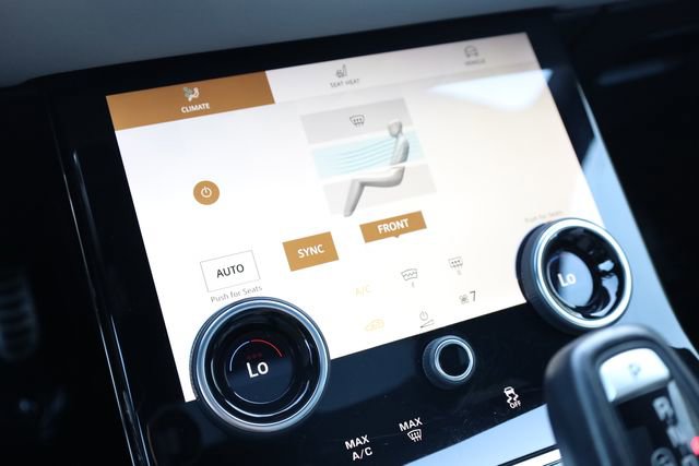 Used 2023 Land Rover Range Rover Evoque R-Dynamic SE image 18