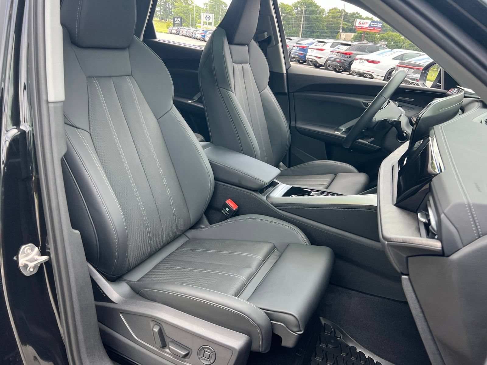 Used 2025 Audi Q5 Premium Plus w/ Premium Plus AWD/4WD image 34