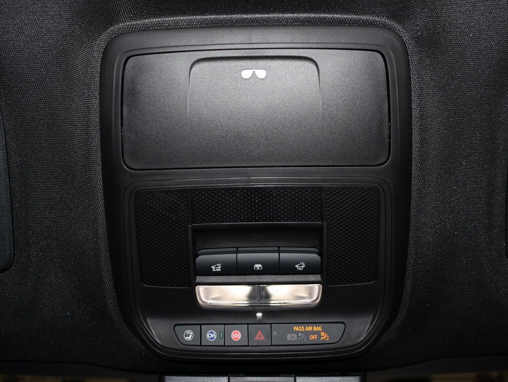 Used 2025 Chevrolet Traverse LT w/ Sun and Wheel Package image 30