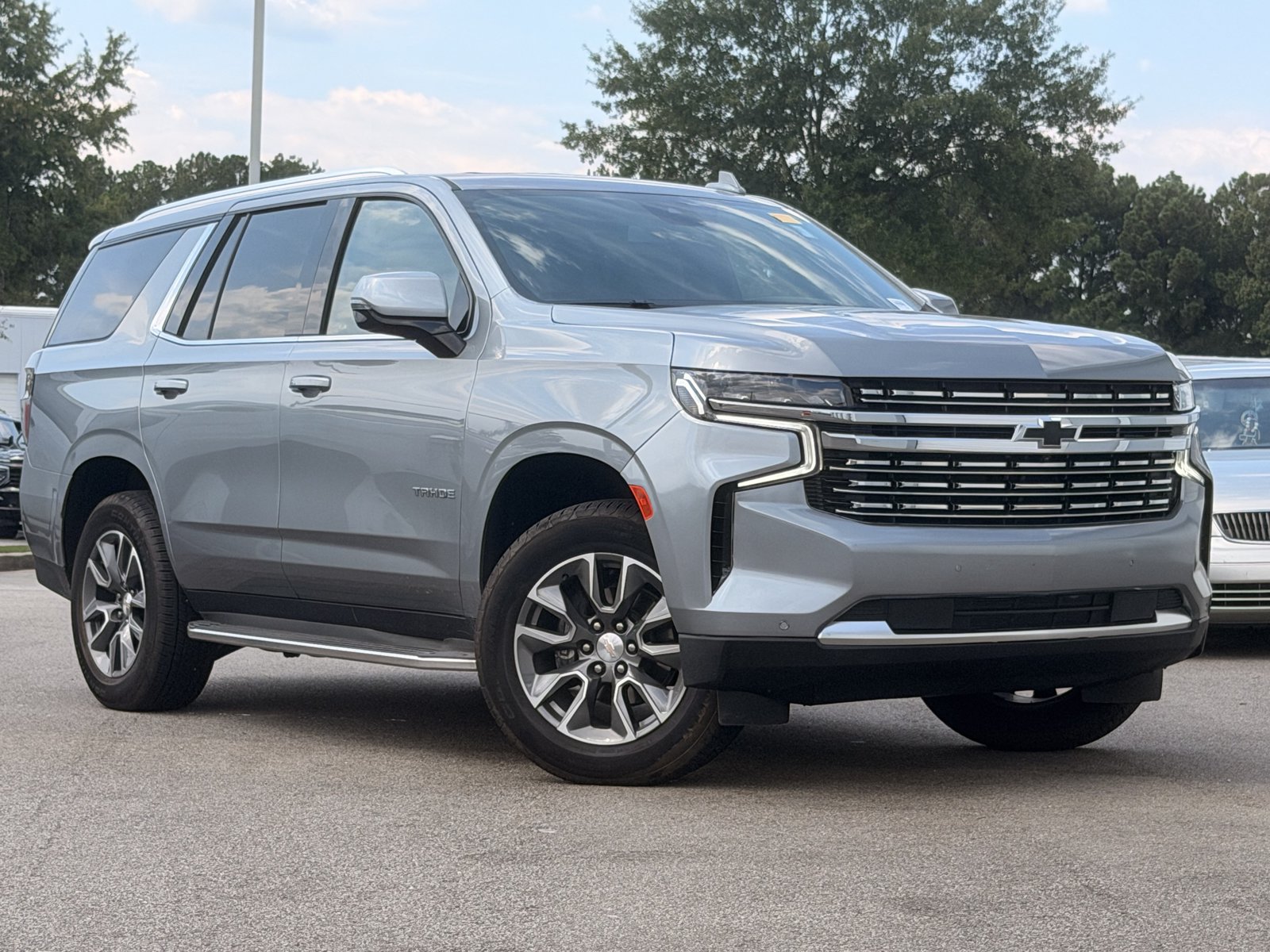 Used 2023 Chevrolet Tahoe LT w/ LT Signature Package RWD image 2
