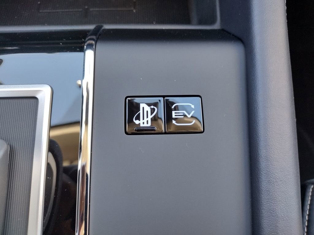 New 2025 Mitsubishi Outlander SE image 23
