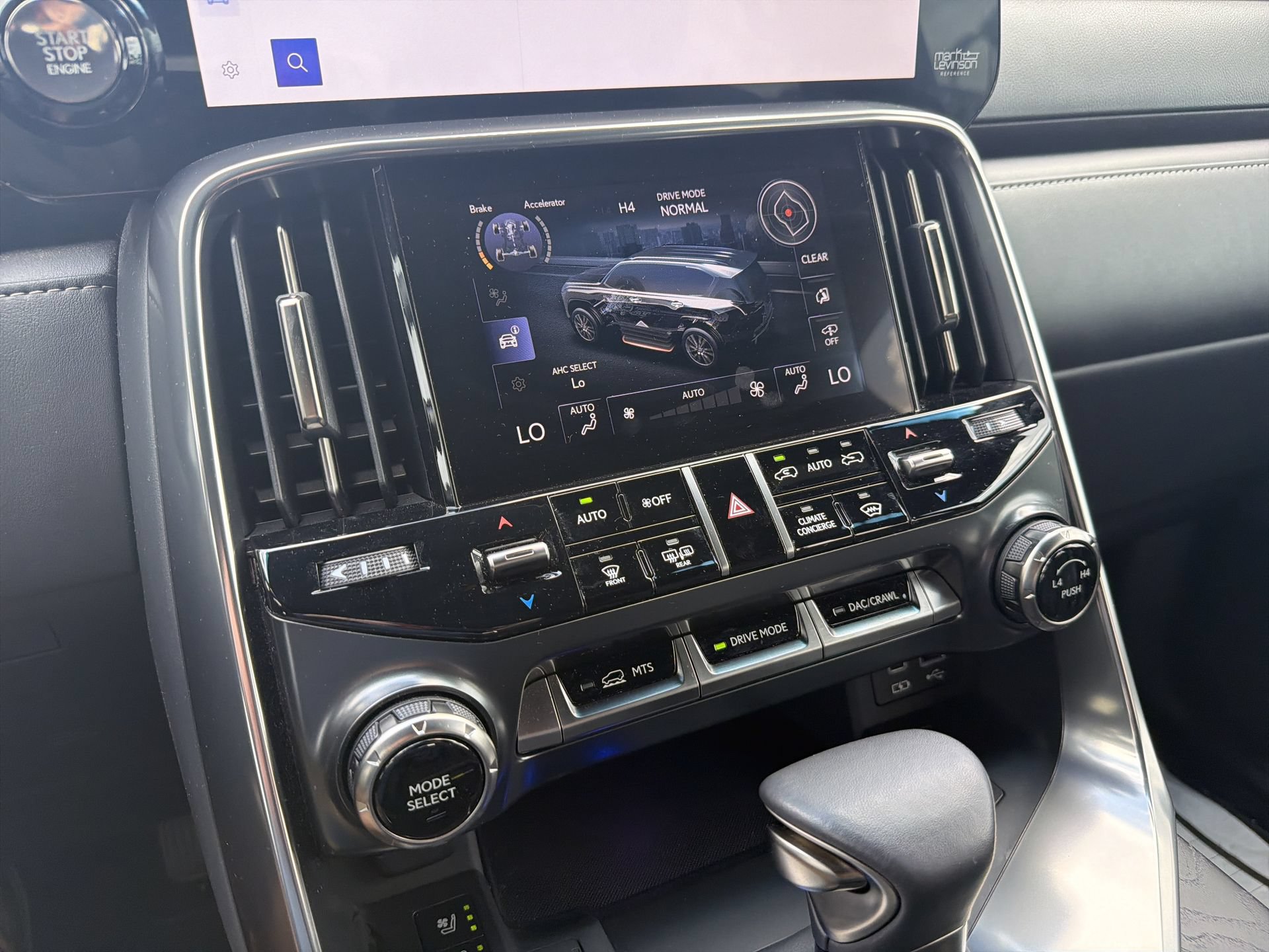Used 2024 Lexus LX 600 4WD w/ Appearance Package image 32