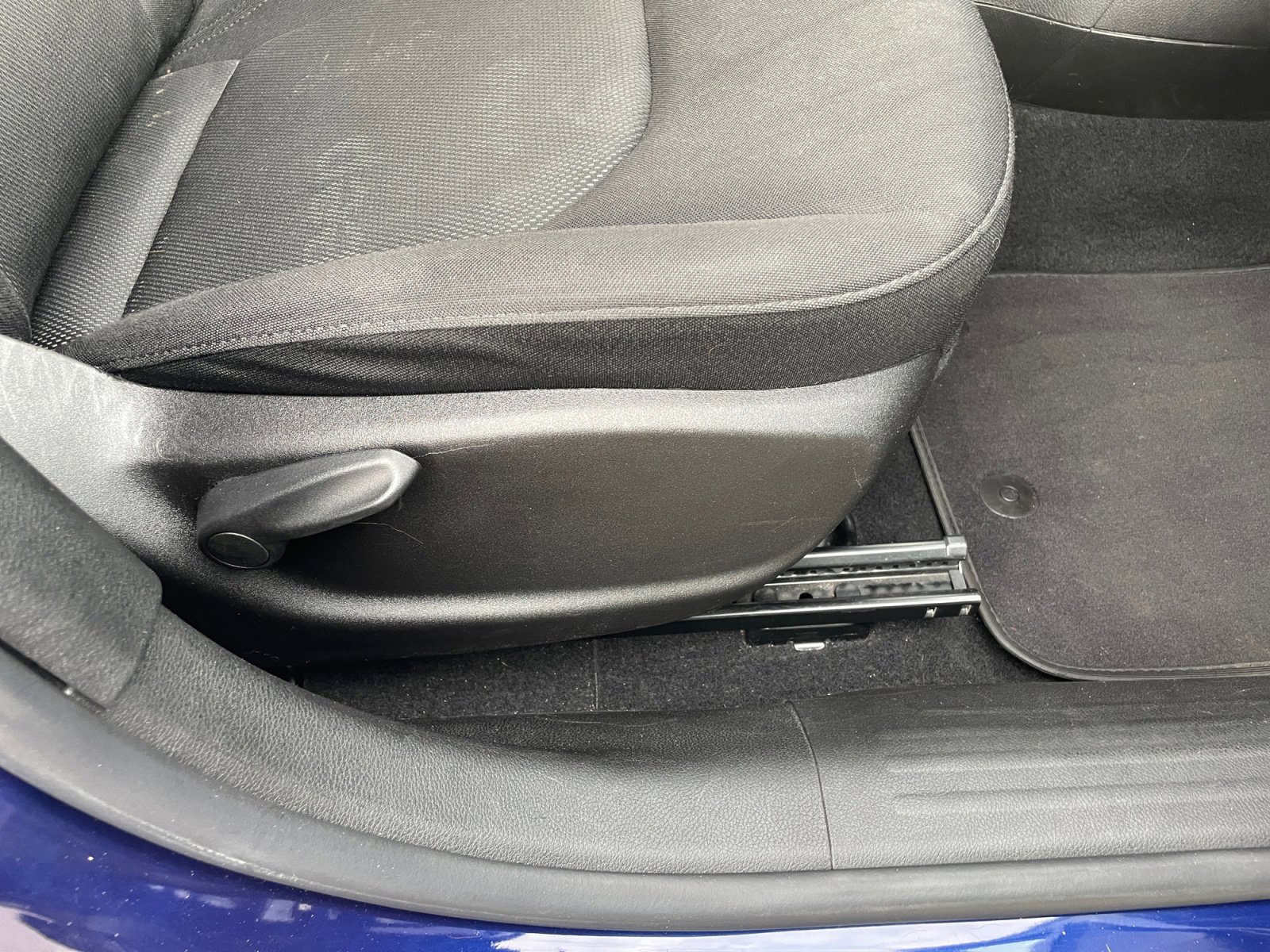 Used 2017 Jeep Renegade Latitude FWD image 28