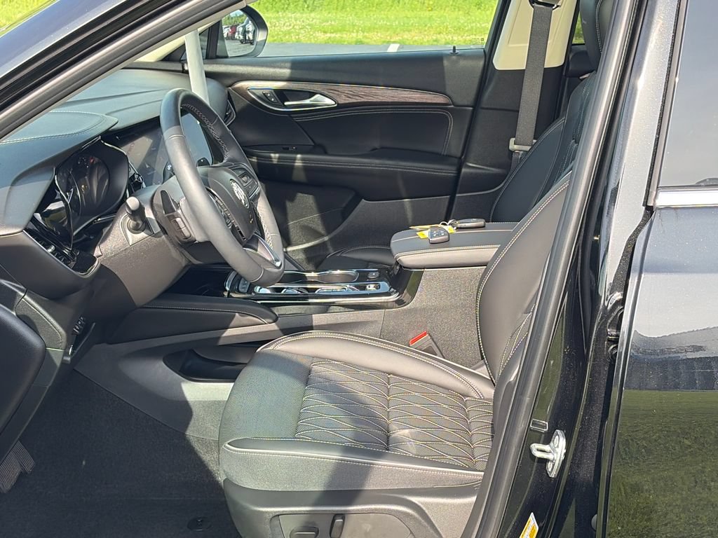 Certified 2023 Buick Envision Avenir AWD/4WD image 27