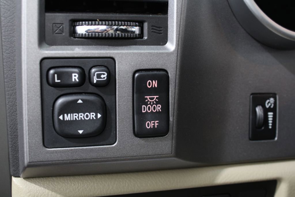 Used 2011 Toyota Sequoia Limited image 39