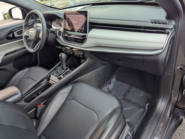 Used 2023 Jeep Compass Limited image 21