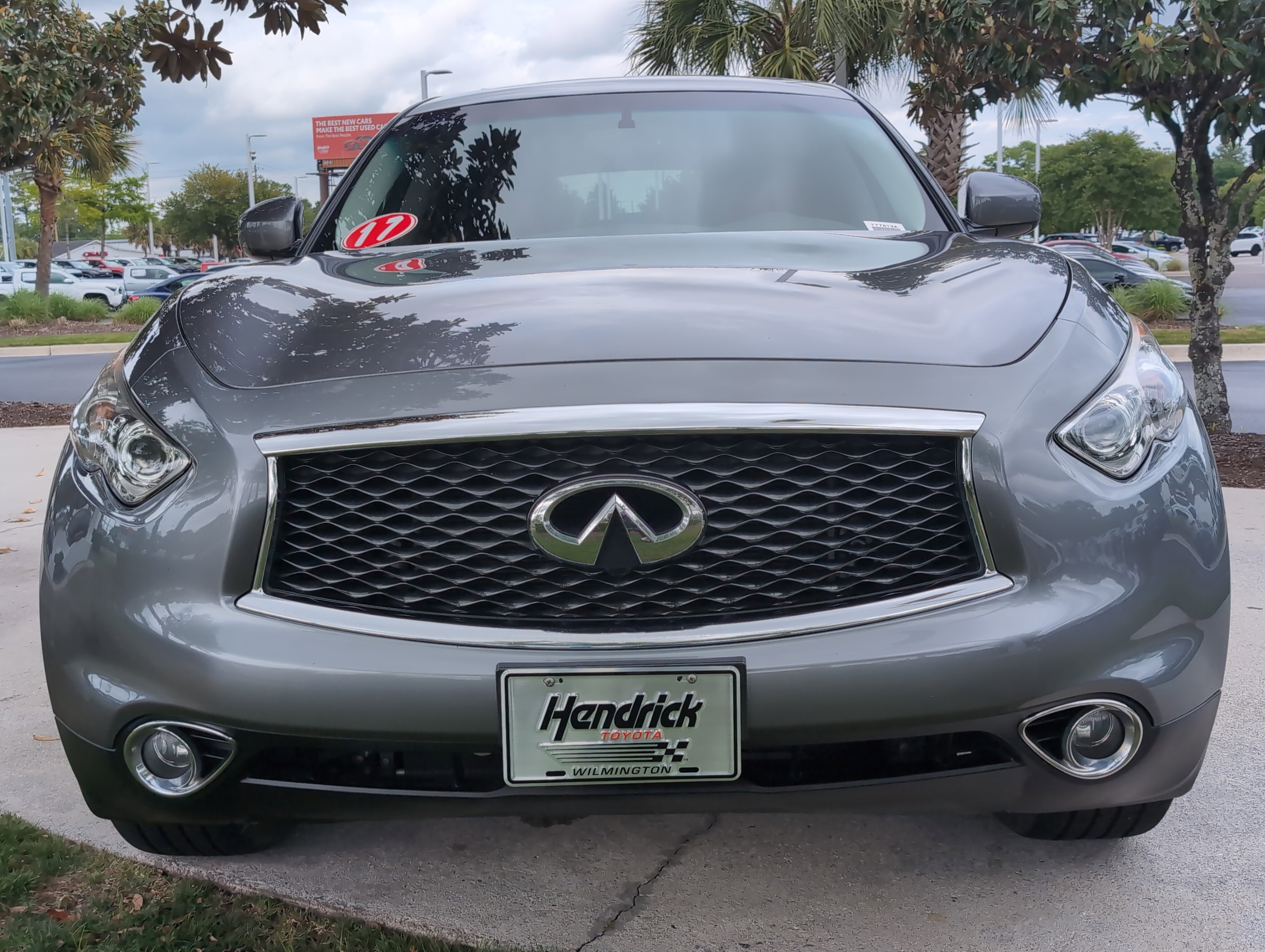 Used 2017 INFINITI QX70 AWD image 3