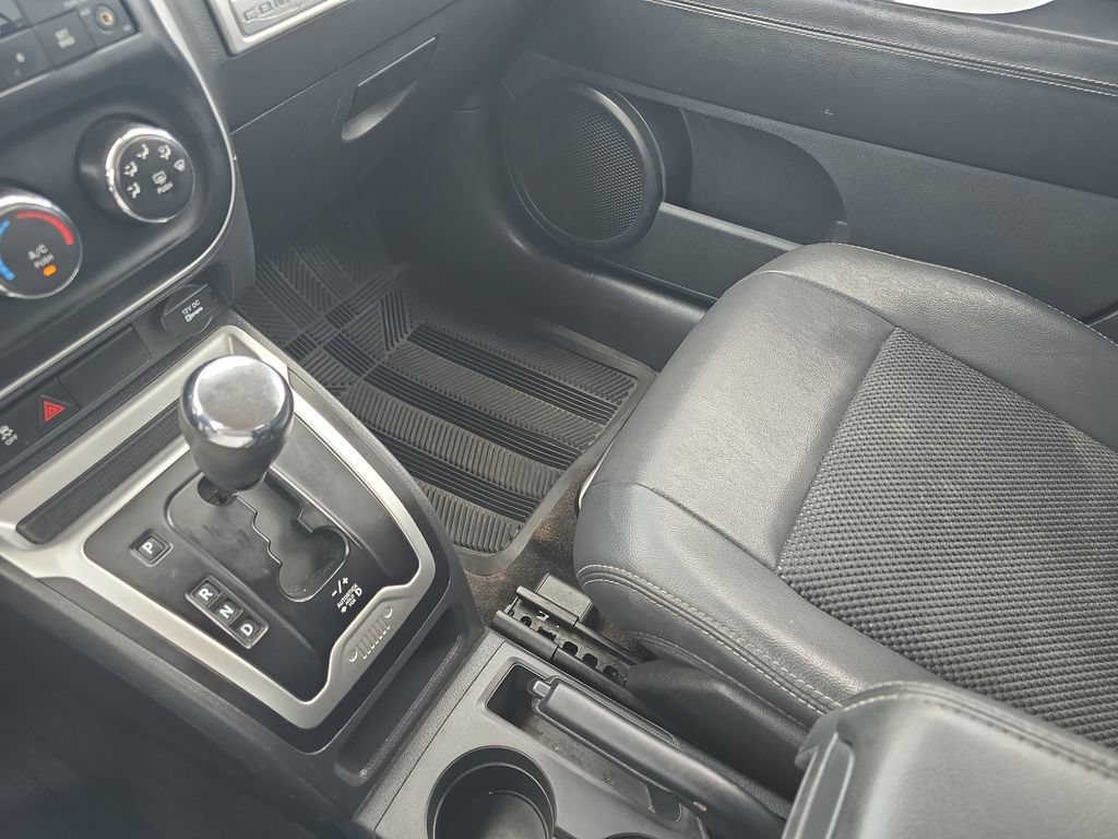 Used 2015 Jeep Compass 4WD image 24
