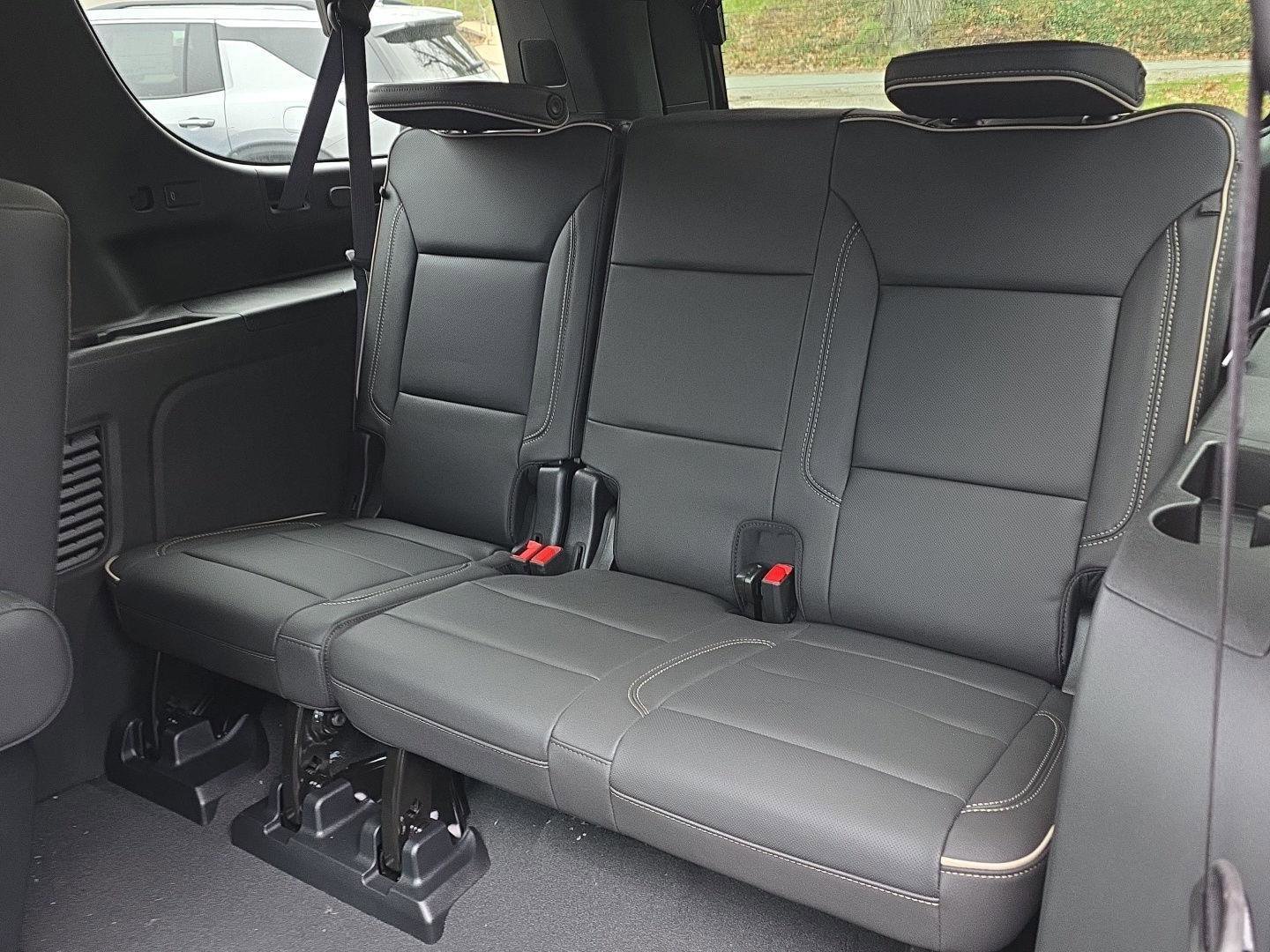 New 2025 Chevrolet Suburban Premier image 27