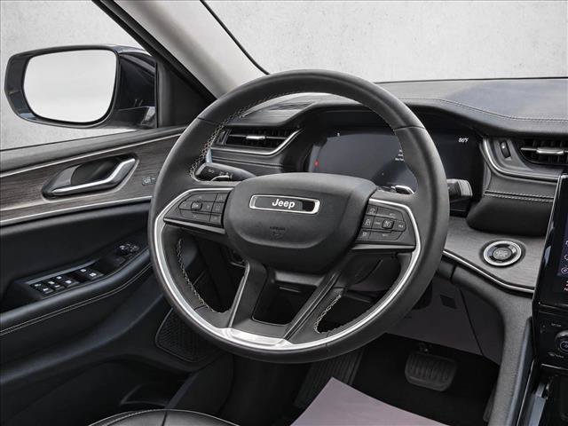 Used 2023 Jeep Grand Cherokee Limited RWD image 29