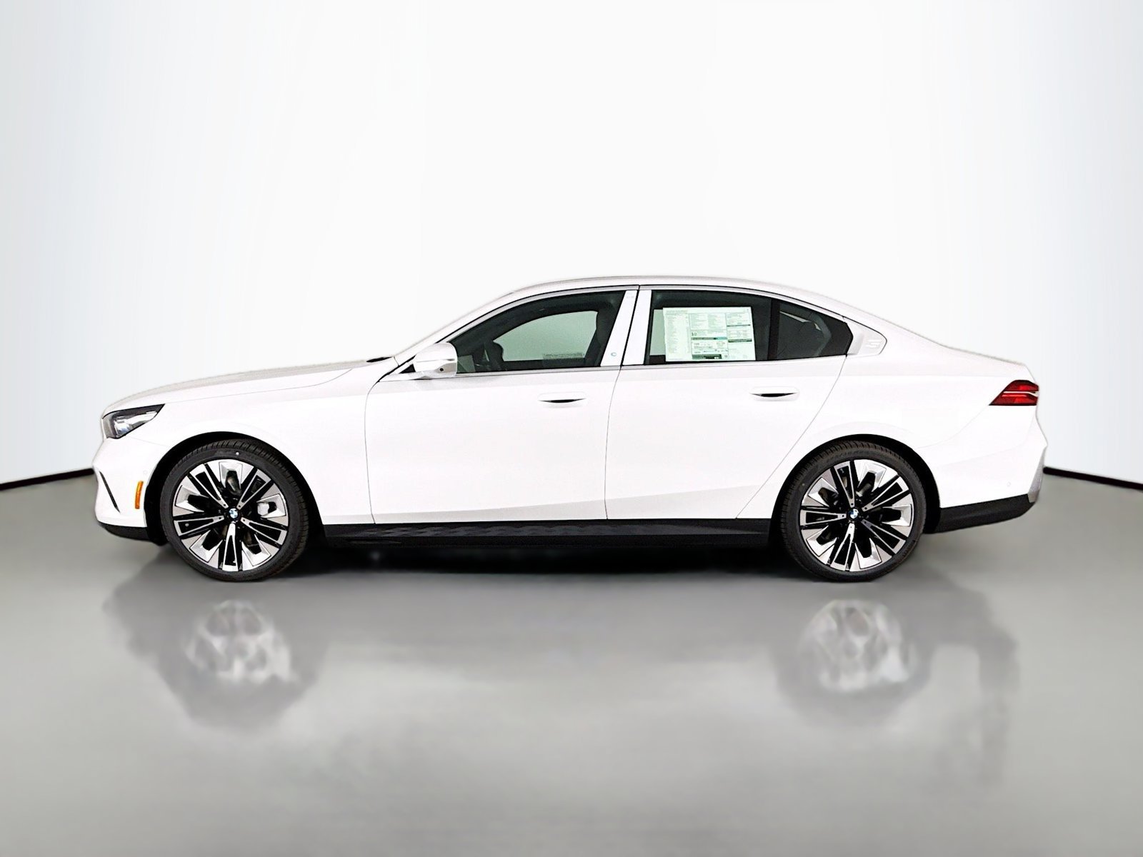 New 2027 BMW i5 eDrive40 RWD image 4