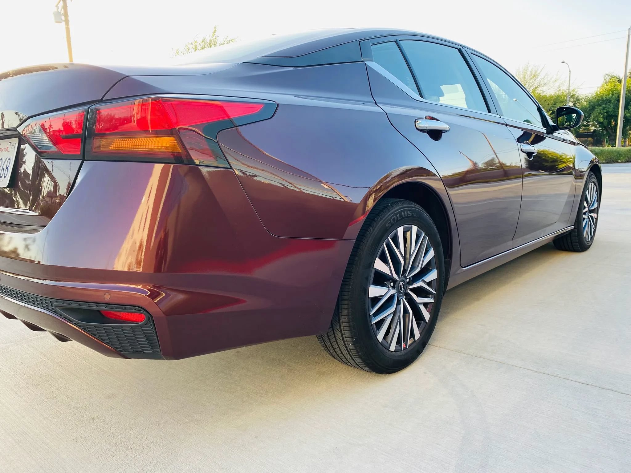 Used 2025 Nissan Altima 2.5 SV FWD image 9