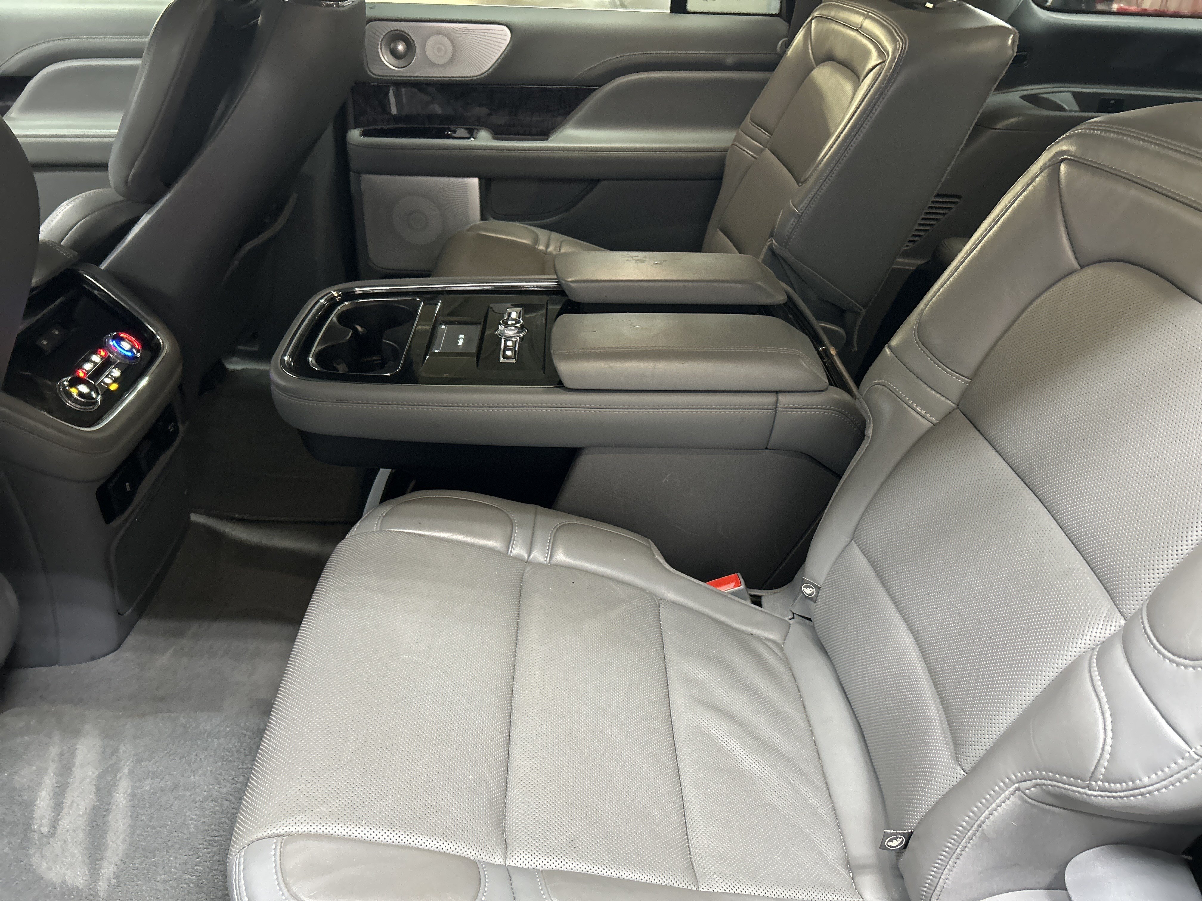 Used 2020 Lincoln Navigator L Reserve w/ Luxury Package AWD/4WD image 8