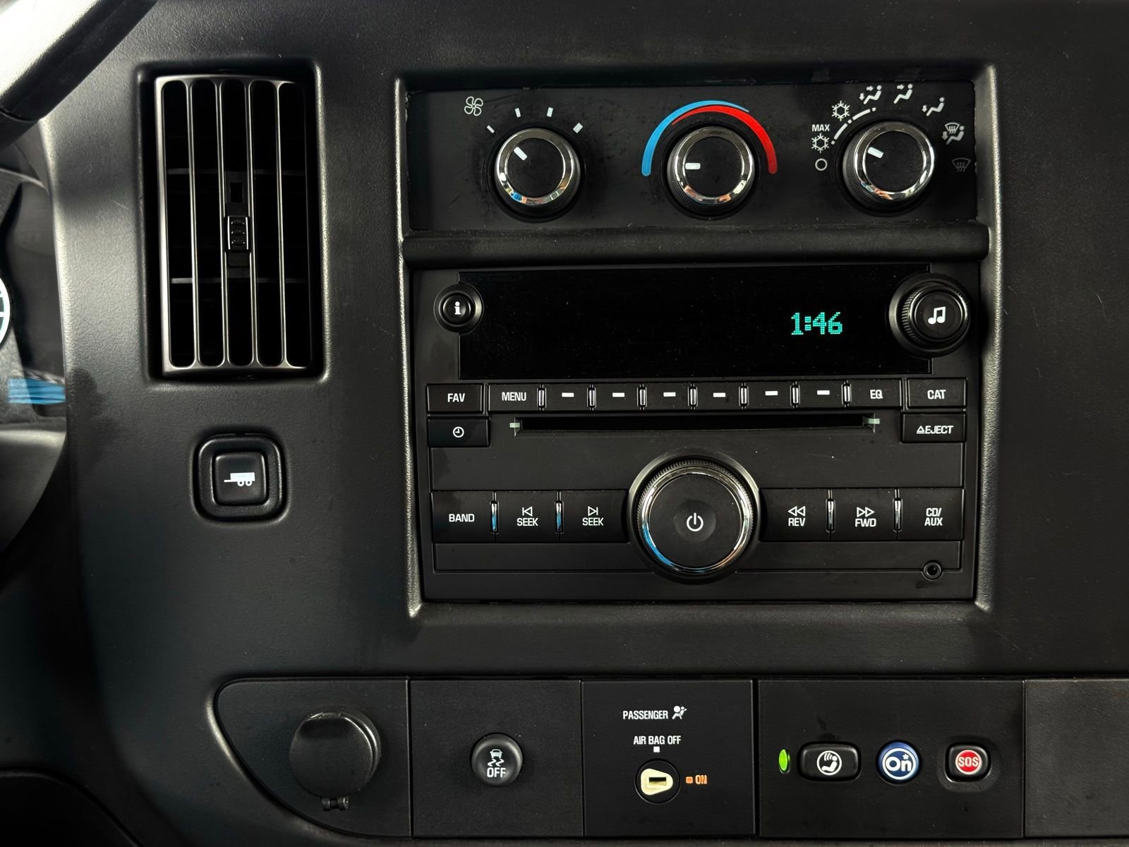 Used 2017 Chevrolet Express 3500 LS image 33