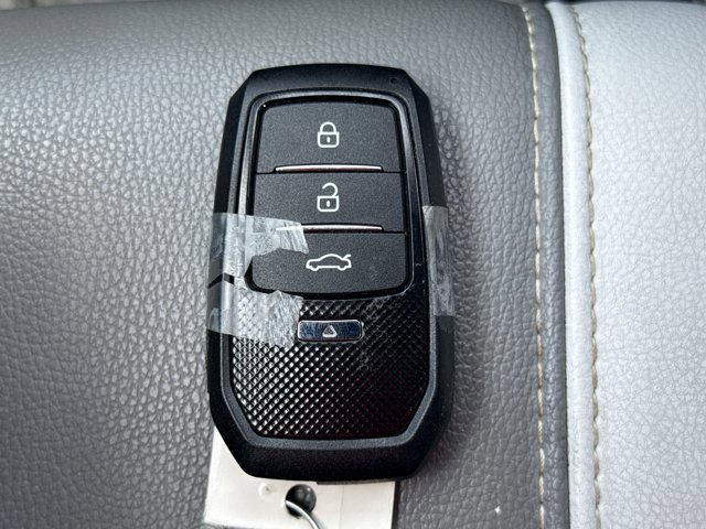 Used 2025 Toyota Camry SE FWD image 27