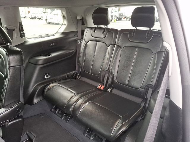 Used 2023 Jeep Grand Cherokee L Limited w/ Black Appearance Package AWD/4WD image 14