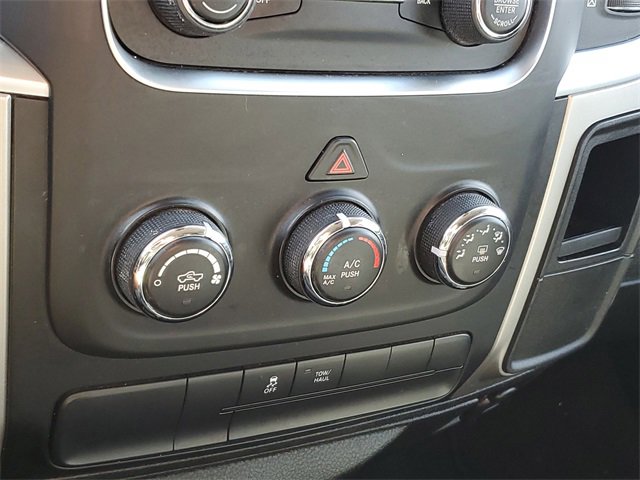 Used 2020 RAM 1500 Classic SLT image 19