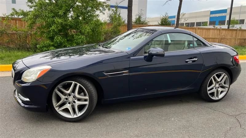 Used 2014 Mercedes-Benz SLK 250 image 3