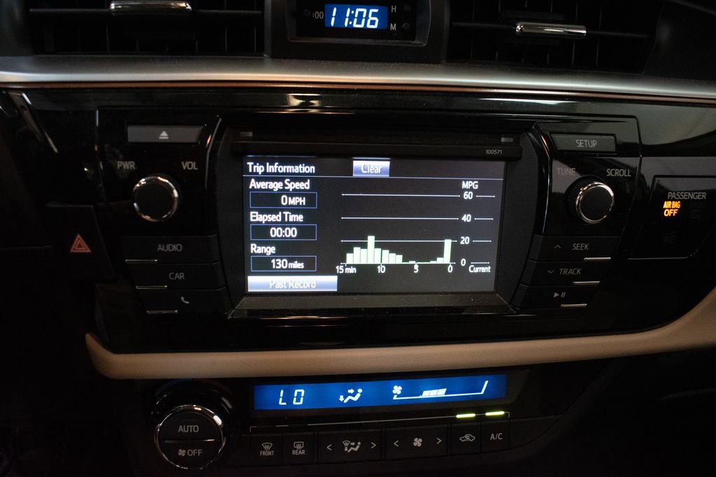 Used 2016 Toyota Corolla LE FWD image 15