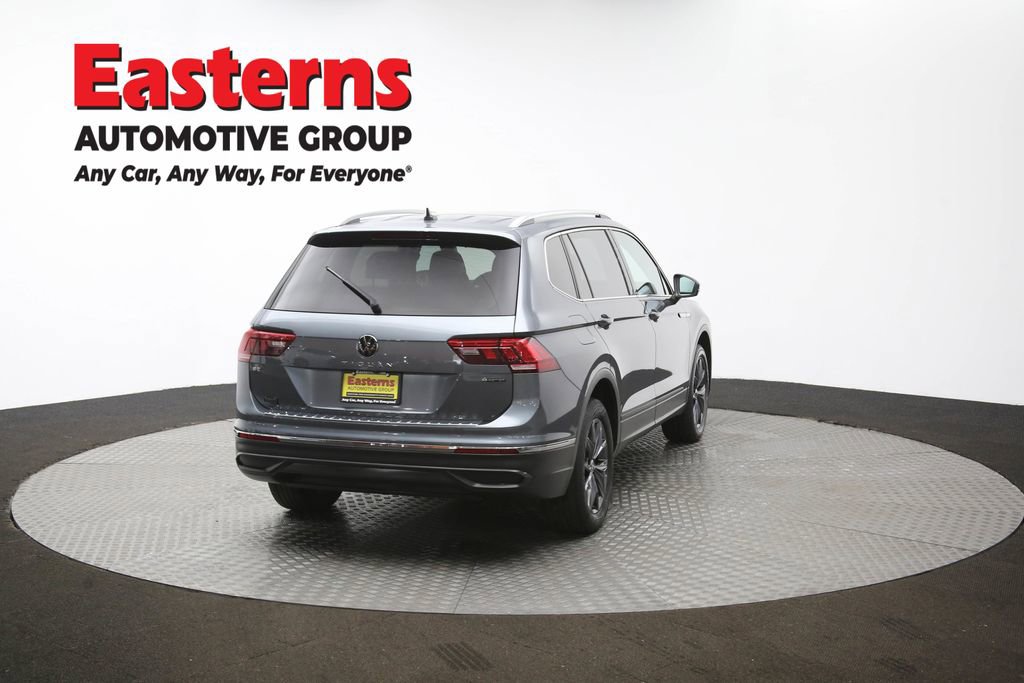 Used 2022 Volkswagen Tiguan SE w/ Panoramic Sunroof Package image 41